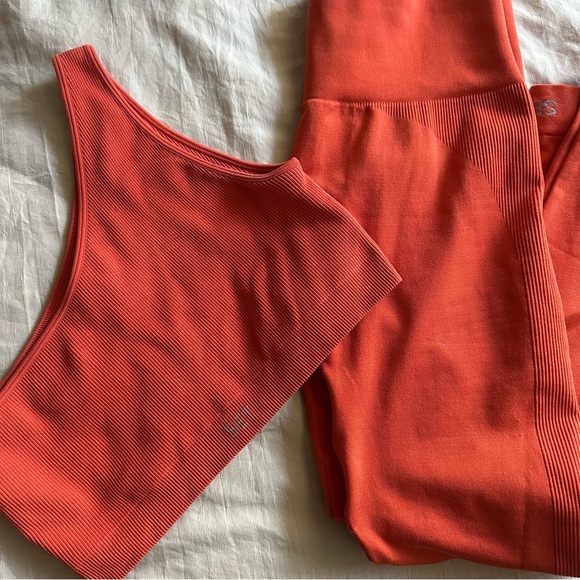 Set Active SCULPTFLEX POWER SHOULDER BRA and Power Leggings in Orange - Picture 15 of 15